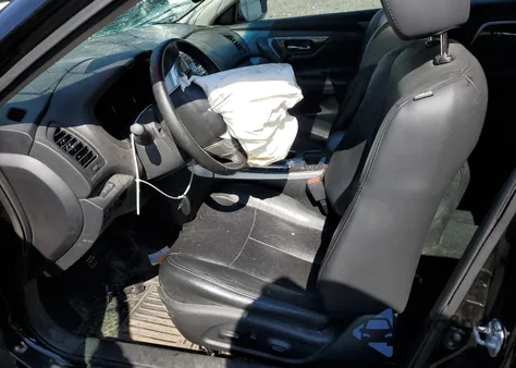 2015 Nissan Altima 2.5 из США, поврежденный, VIN 1N4AL3AP6FC228249